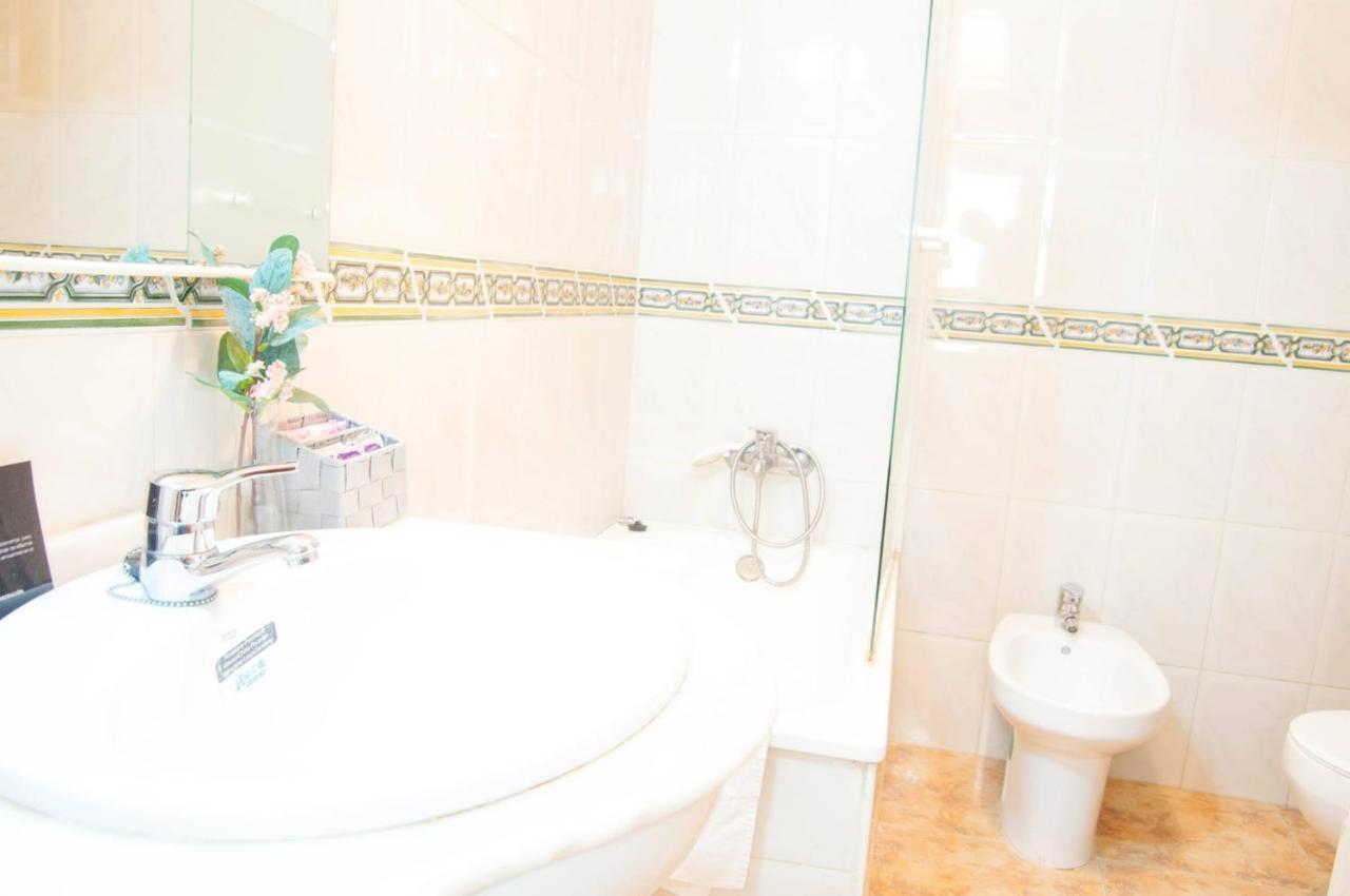 Caceres De Cine Apartment Luaran gambar